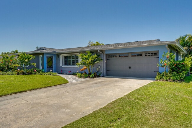 Building Photo - 6908 Antigua Pl