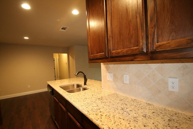 Building Photo - 8145-8147 Arbor