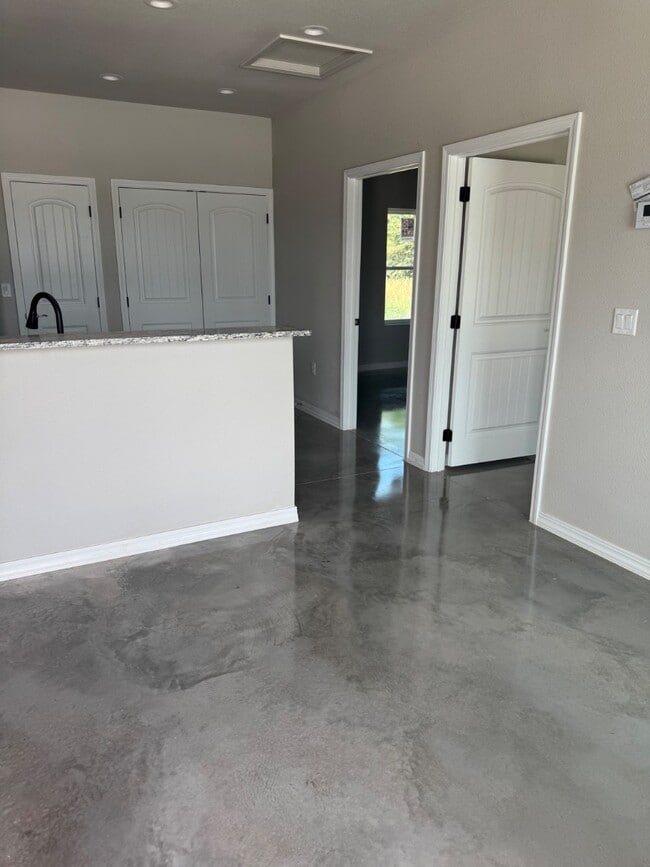 Building Photo - 708 West St