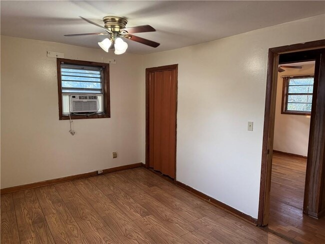 Building Photo - 556 Lamar Dr