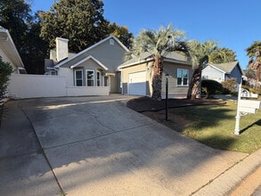 Building Photo - 105 Wynfield Ct