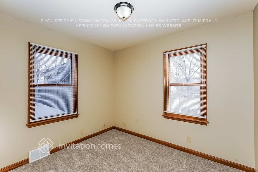 Building Photo - 5753 27th Ave S