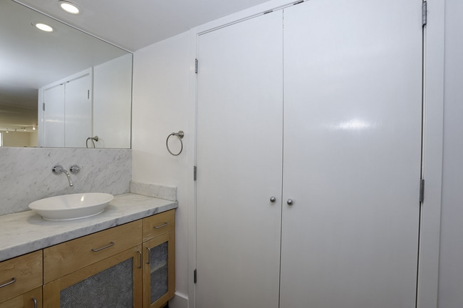 Building Photo - Luxurious Live/Work Loft in great DogPatch...