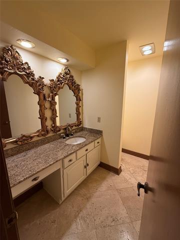 Building Photo - 12513 Burninglog Ln