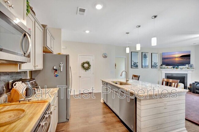 Building Photo - 142 Airy Dr