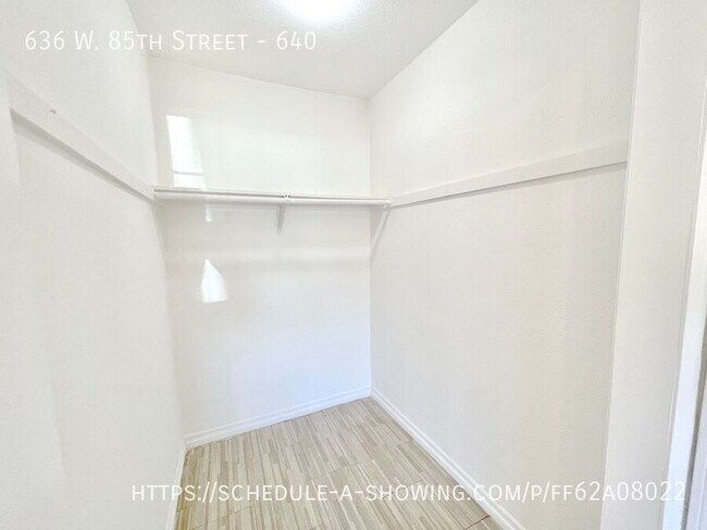 Building Photo - 636 W 85th St