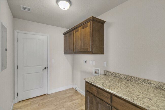 Building Photo - 1101 Chattie Dr