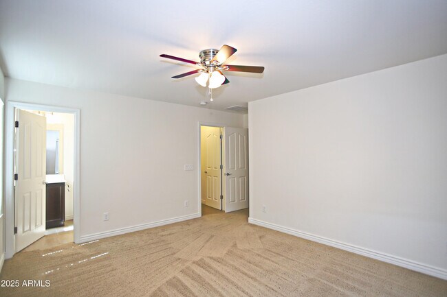 Building Photo - 1087 E Ibis St
