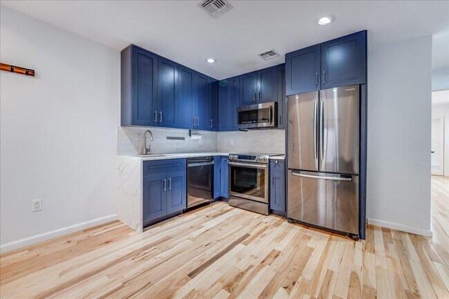 Building Photo - 416 63rd St