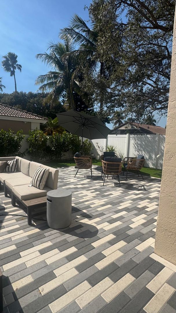 Building Photo - 672 NW 45th Ave