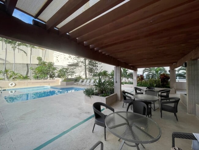 Building Photo - Summer Palace- 20th Floor- 1 bed 1 bath 1 ...