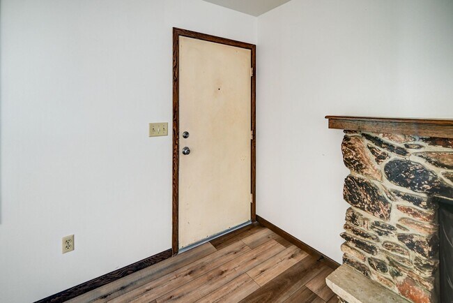 Building Photo - Katzfey-6715-6717 Century Ave