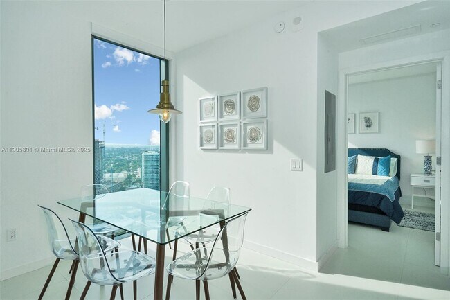 Building Photo - 501 NE 31st St