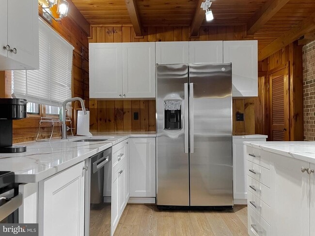 Building Photo - 23581 Belmar Dr