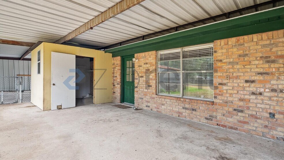 Building Photo - Unit