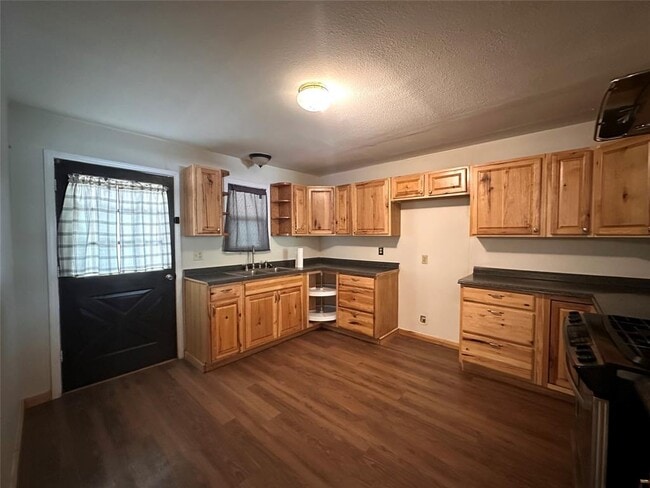 Building Photo - 400 Sun Bonnet Dr