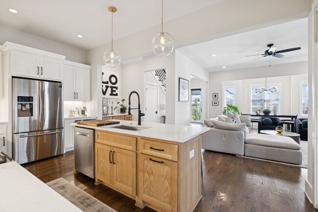 Building Photo - Experience elevated living in this beautifully crafted brick residence located in the heart of Ed...