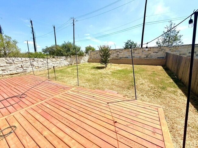 Building Photo - 5006 Jovian