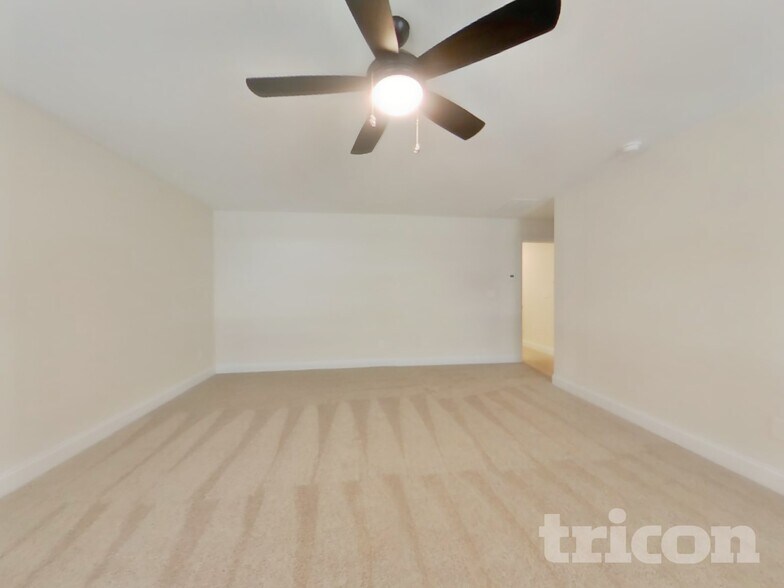 Building Photo - 615 Cantrell Dr