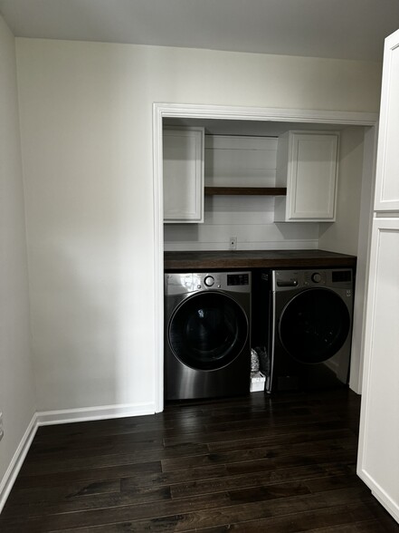 Building Photo - 157 Elysian Way NW