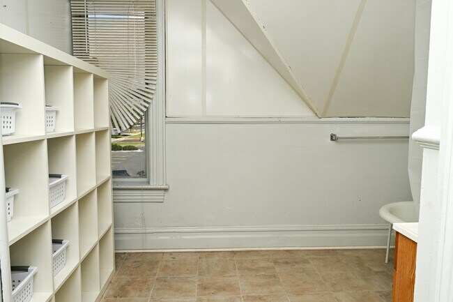 Building Photo - 246 W 100 S