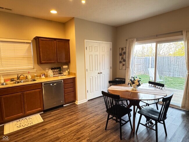 Building Photo - 914 Baden Manor Dr