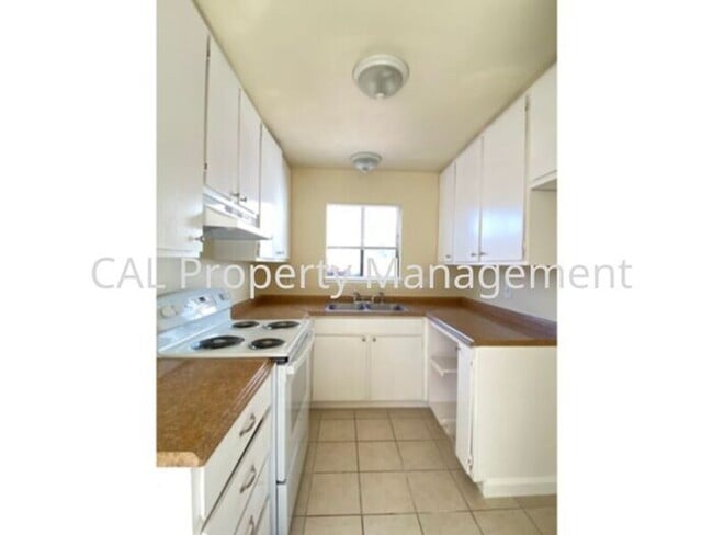 Building Photo - Two bedroom apartment in Seaside, CA