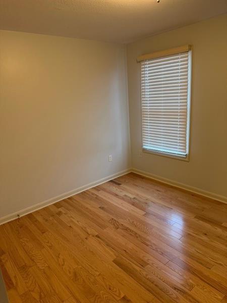 Building Photo - 941 Montclair Dr