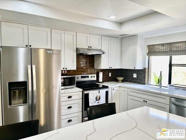 Building Photo - 2441 S Birdie Way