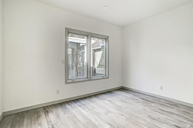 Building Photo - 25 Legend Ln
