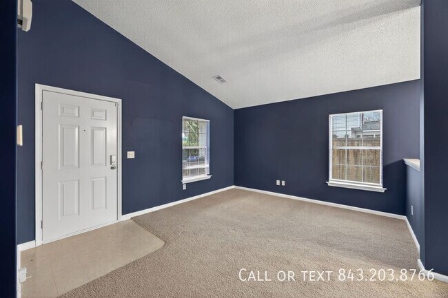 Building Photo - 133 2 Pond Loop