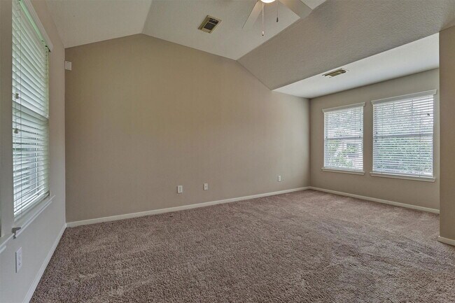 Building Photo - 83 Woodlily Pl