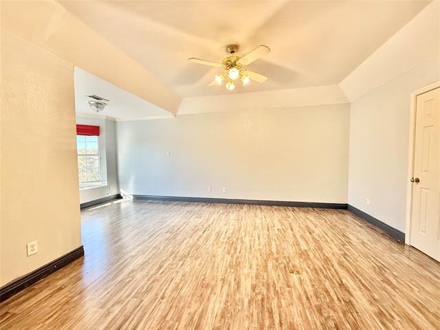 Building Photo - 2301 Mapleleaf Ln