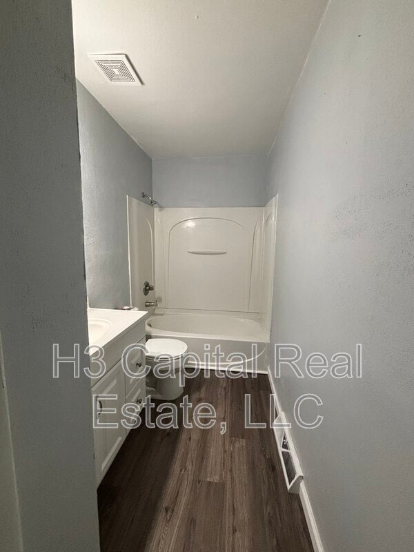 Building Photo - 421 Joseph Dr