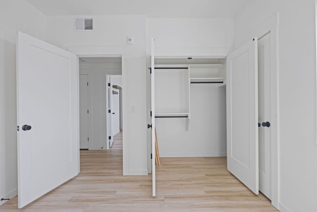 Building Photo - 311 E Lorene St