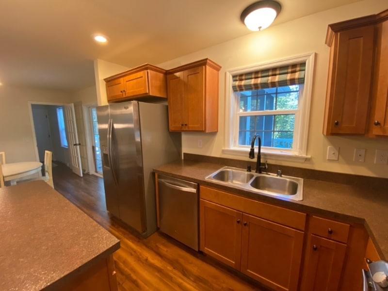 Building Photo - 2094 Fieldcrest Dr