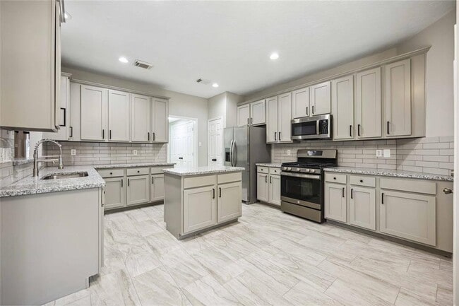 Building Photo - 14611 Wynbourn Way