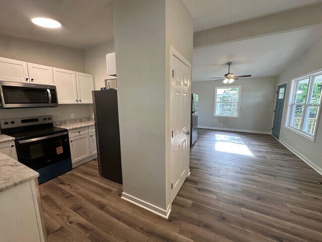 Building Photo - 446 Cape Fear Blvd