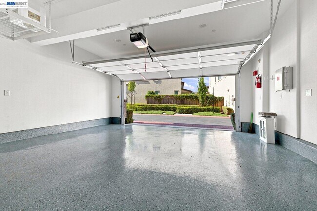 Building Photo - 33 Roccolino Ln