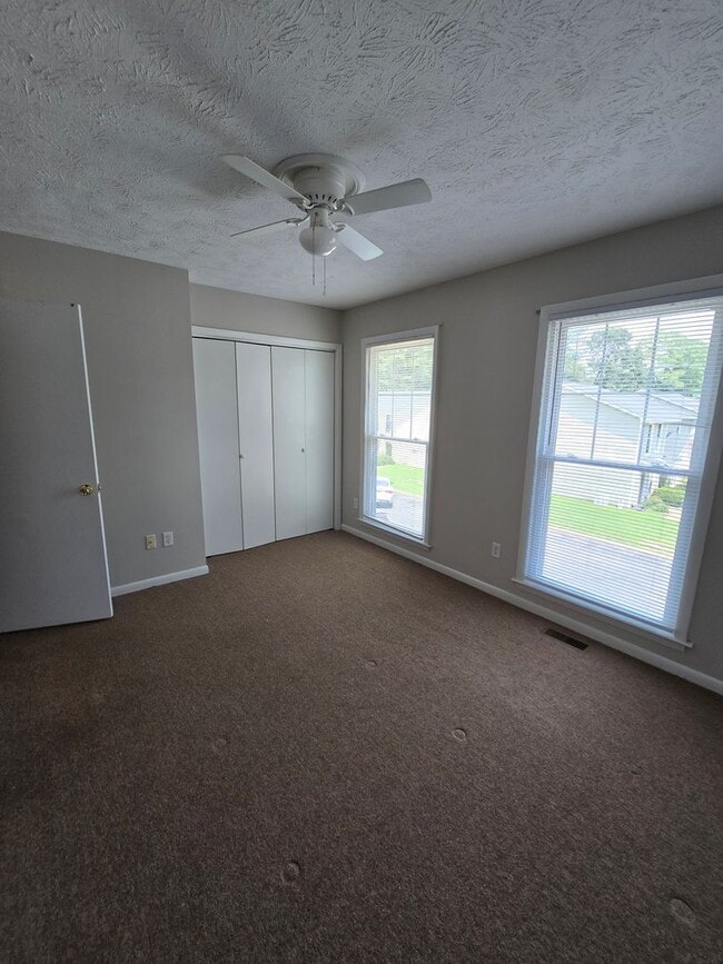 Building Photo - 526 Mill Cove
