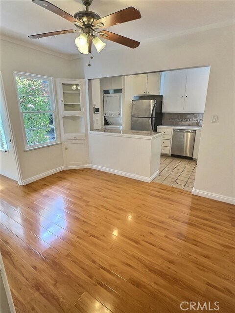 Building Photo - 3484 Ashwood Ave
