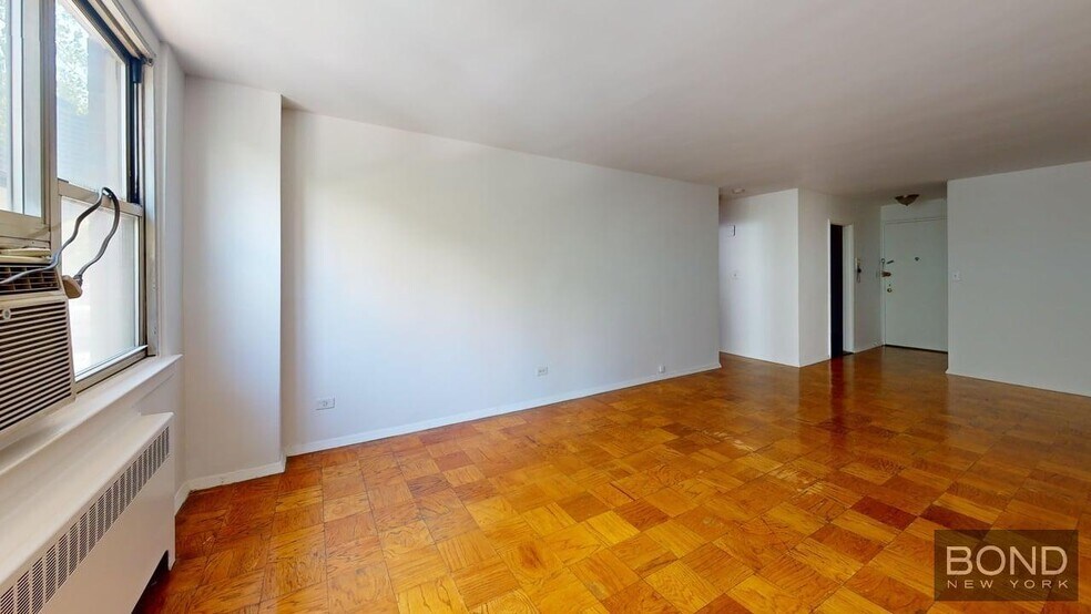 Building Photo - 240 E 35th St