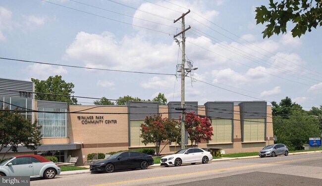 Building Photo - 7737 Greymont St