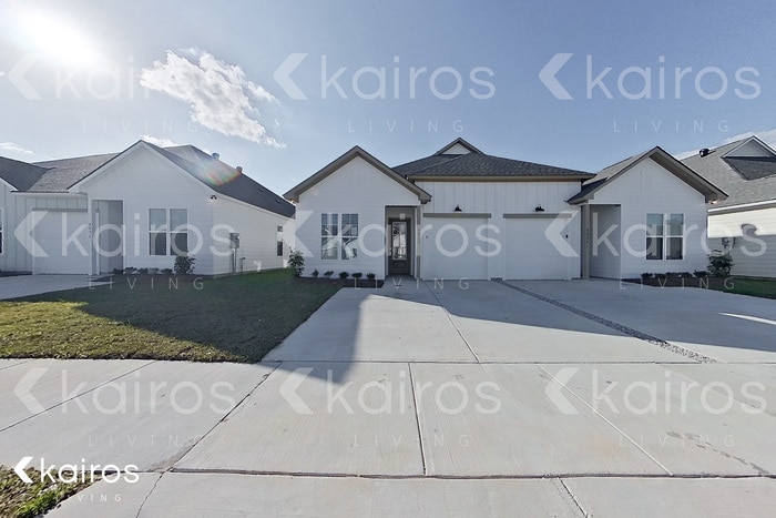 Building Photo - 4828 W Dacha Ln