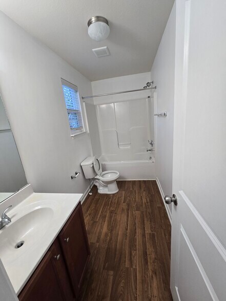 Building Photo - 6522 Ashebrooke Dr