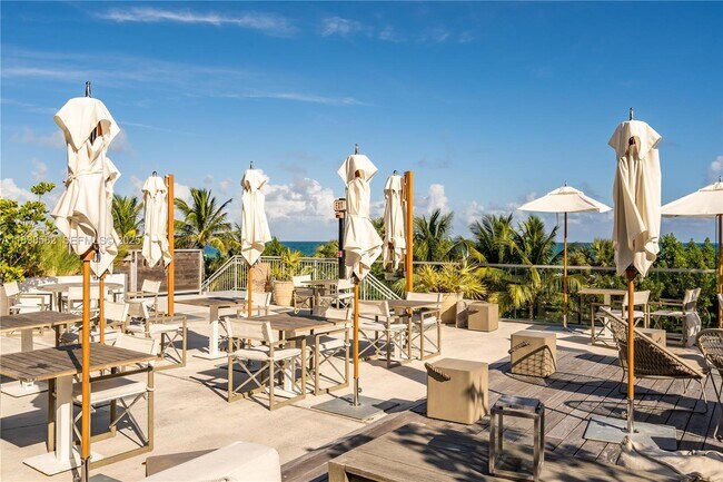 Building Photo - 2301 Collins Ave