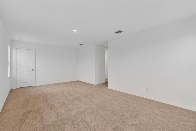 Building Photo - 178 Sormonne Lp