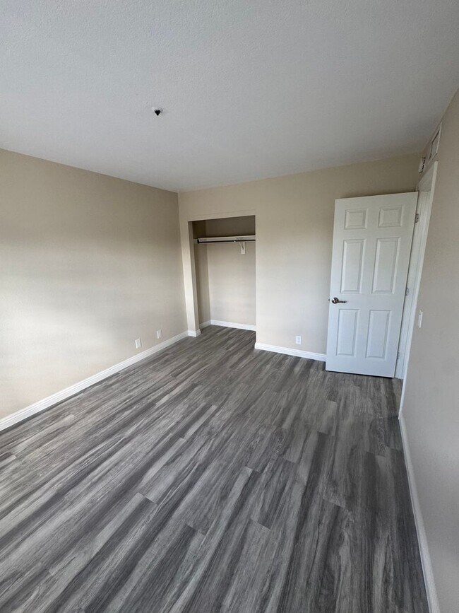 Building Photo - 106 Dije Ct