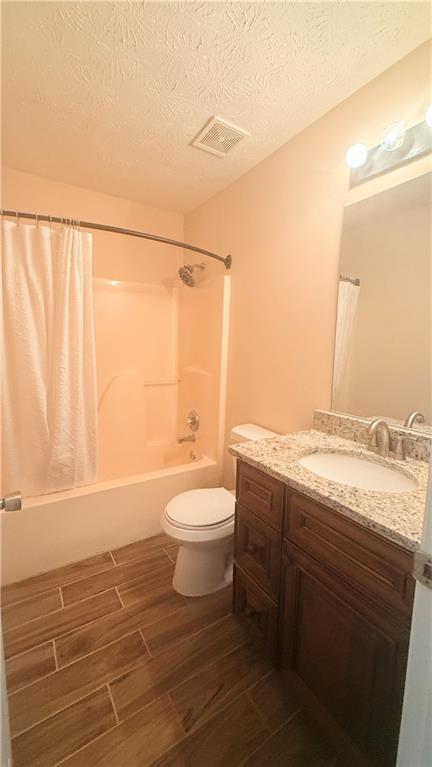 Building Photo - 1475 Brookdale Dr