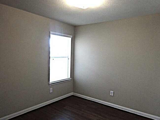 Building Photo - 5911 Brenwood Trails Ln